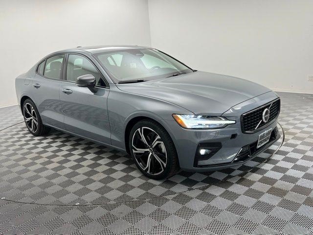 2024 Volvo S60 B5 Core AWD