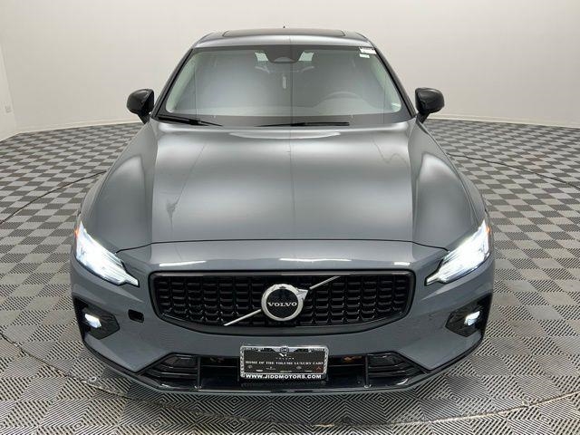 2024 Volvo S60 B5 Core AWD