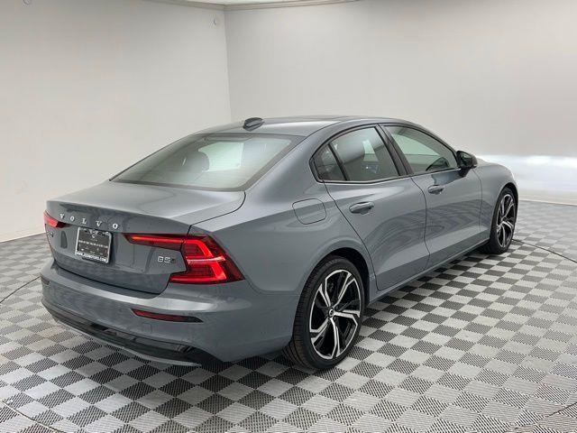 2024 Volvo S60 B5 Core AWD