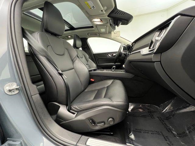 2024 Volvo S60 B5 Core AWD