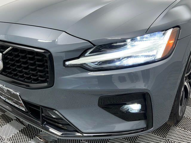 2024 Volvo S60 B5 Core AWD