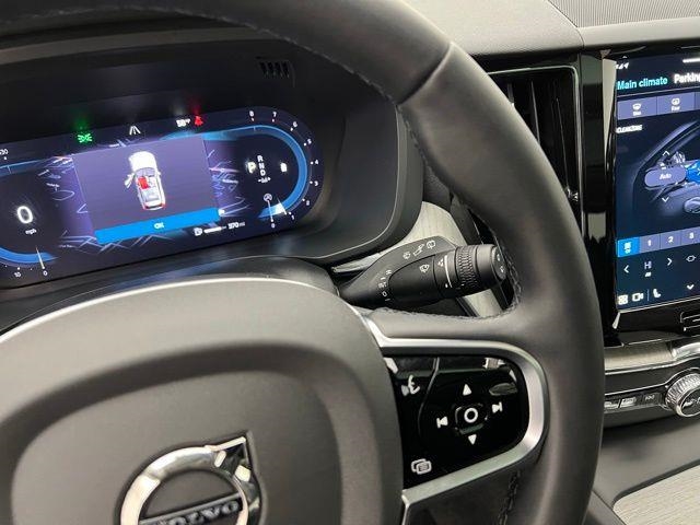 2025 Volvo XC60 B5 Plus AWD