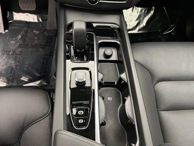 2025 Volvo XC60 B5 Plus AWD