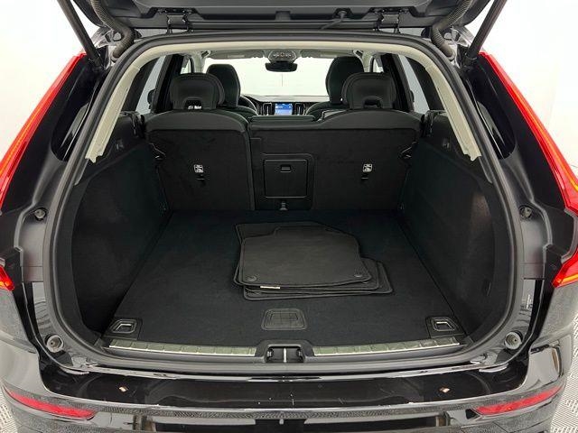 2025 Volvo XC60 B5 Plus AWD