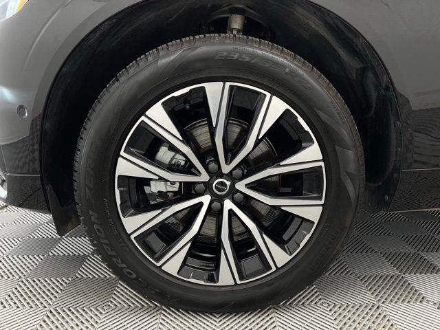 2025 Volvo XC60 B5 Plus AWD