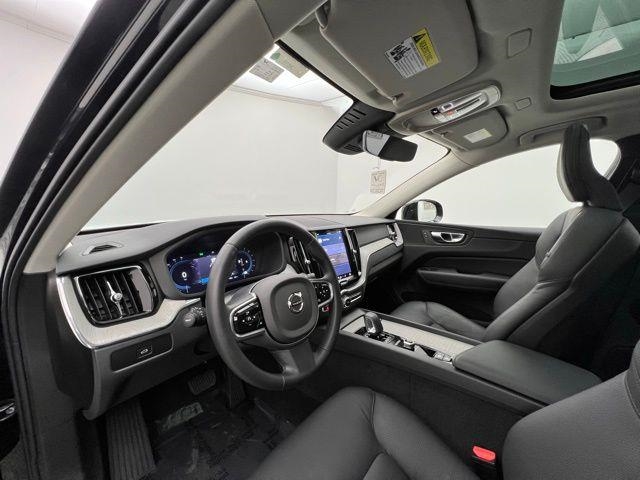 2025 Volvo XC60 B5 Plus AWD