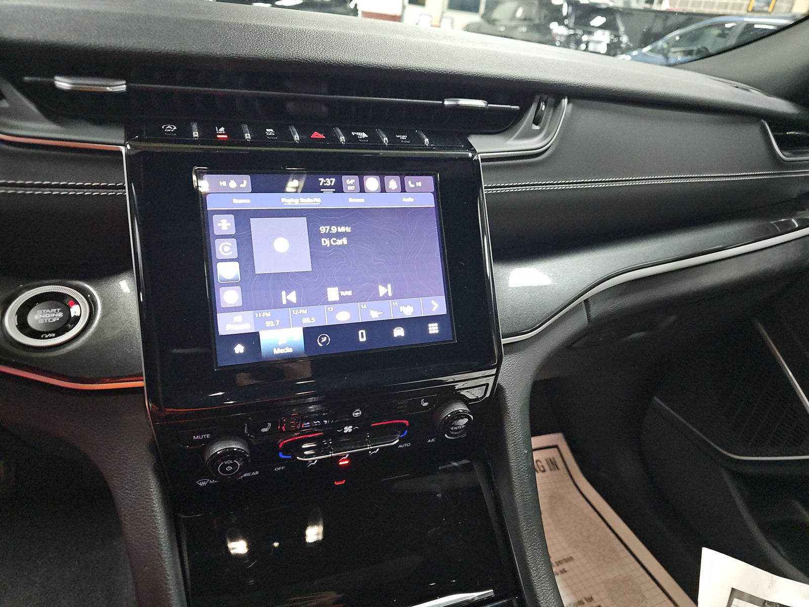 2022 Jeep Grand Cherokee Altitude AWD