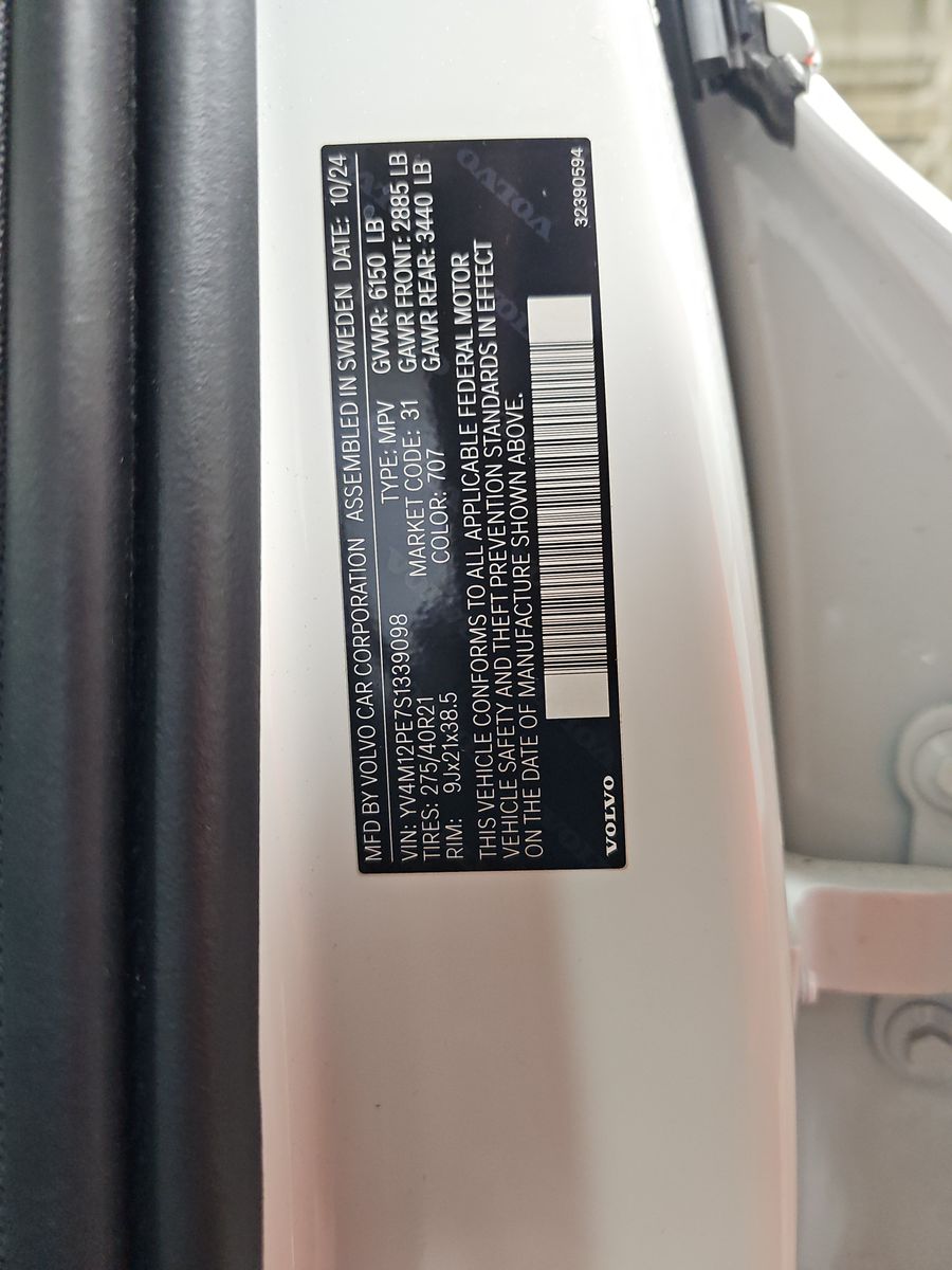 2025 Volvo XC90 B5 Plus AWD