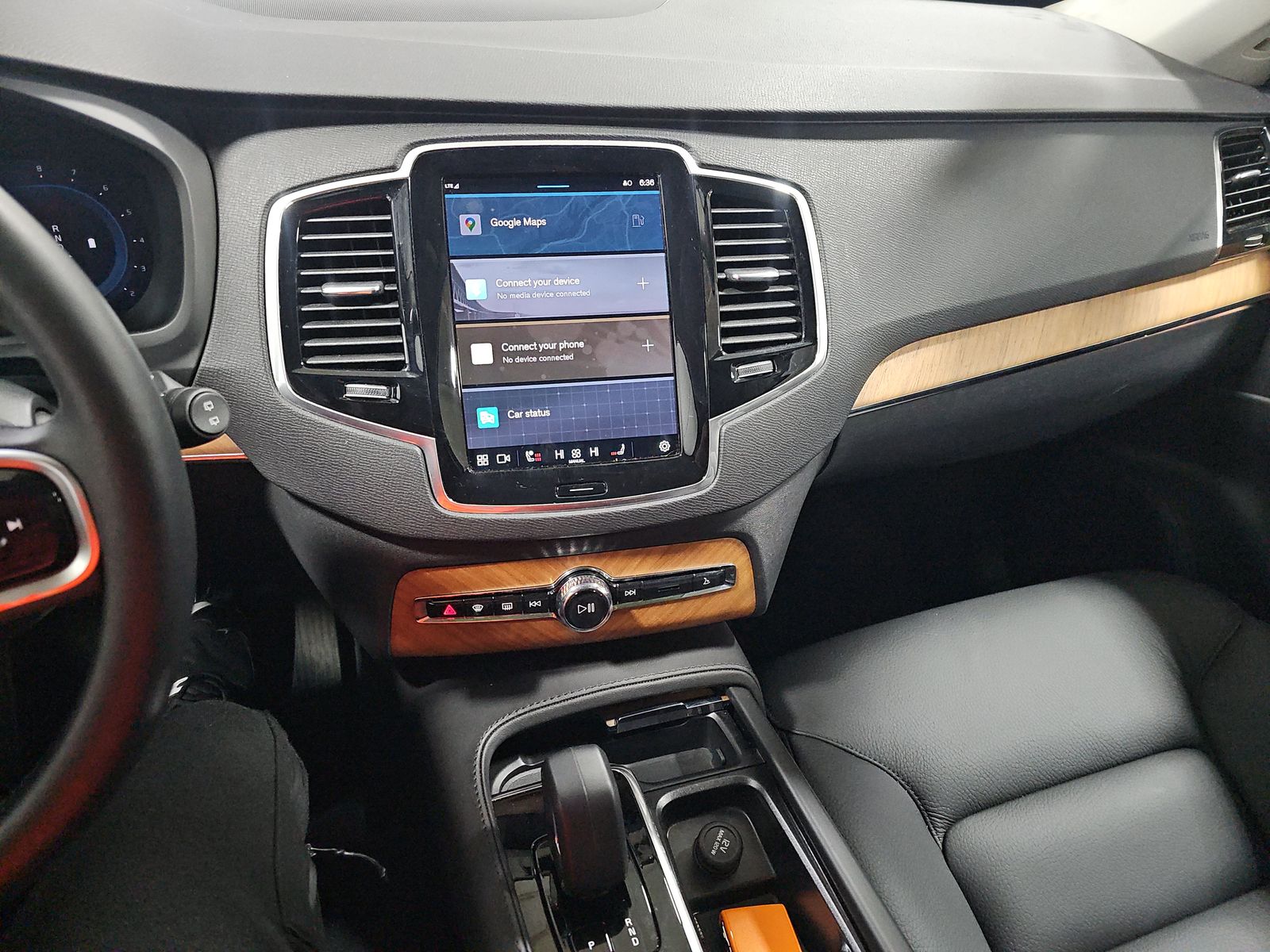 2025 Volvo XC90 B5 Plus AWD