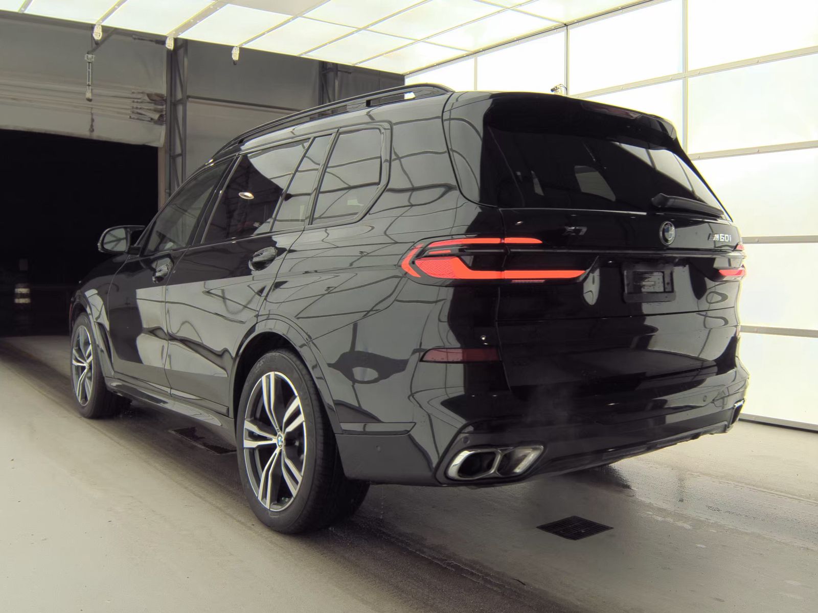 2024 BMW X7 M60i AWD