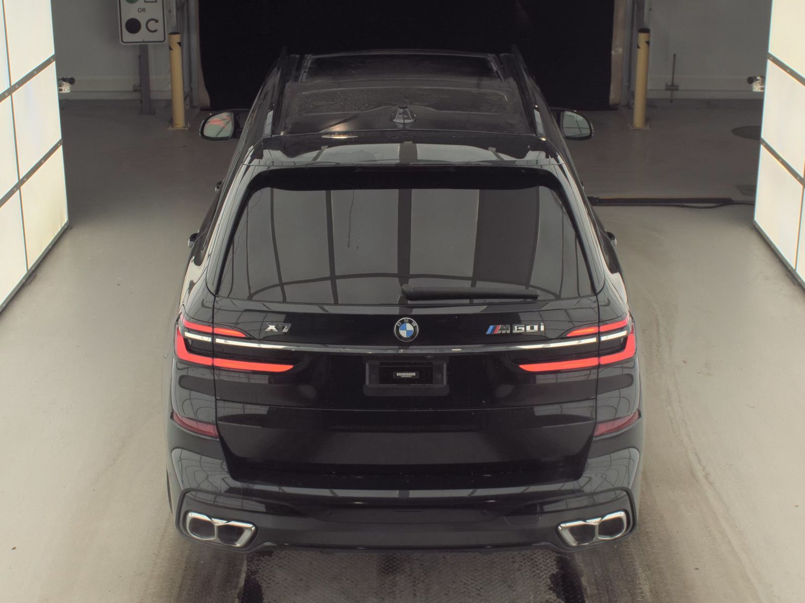 2024 BMW X7 M60i AWD