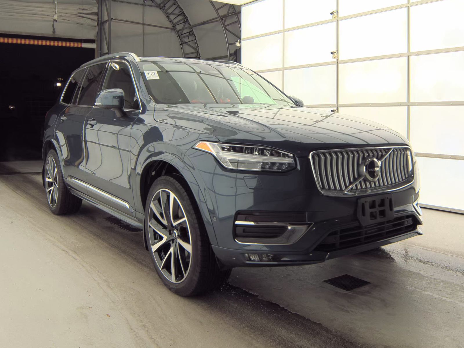 2023 Volvo XC90 B6 Plus AWD