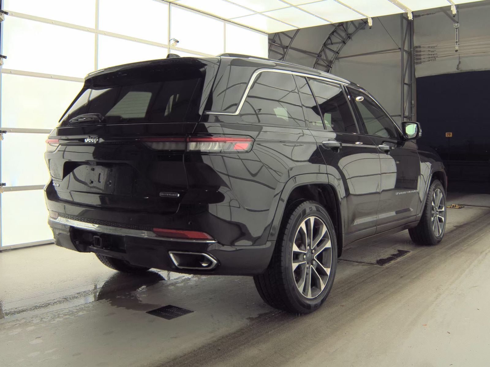2022 Jeep Grand Cherokee Overland AWD