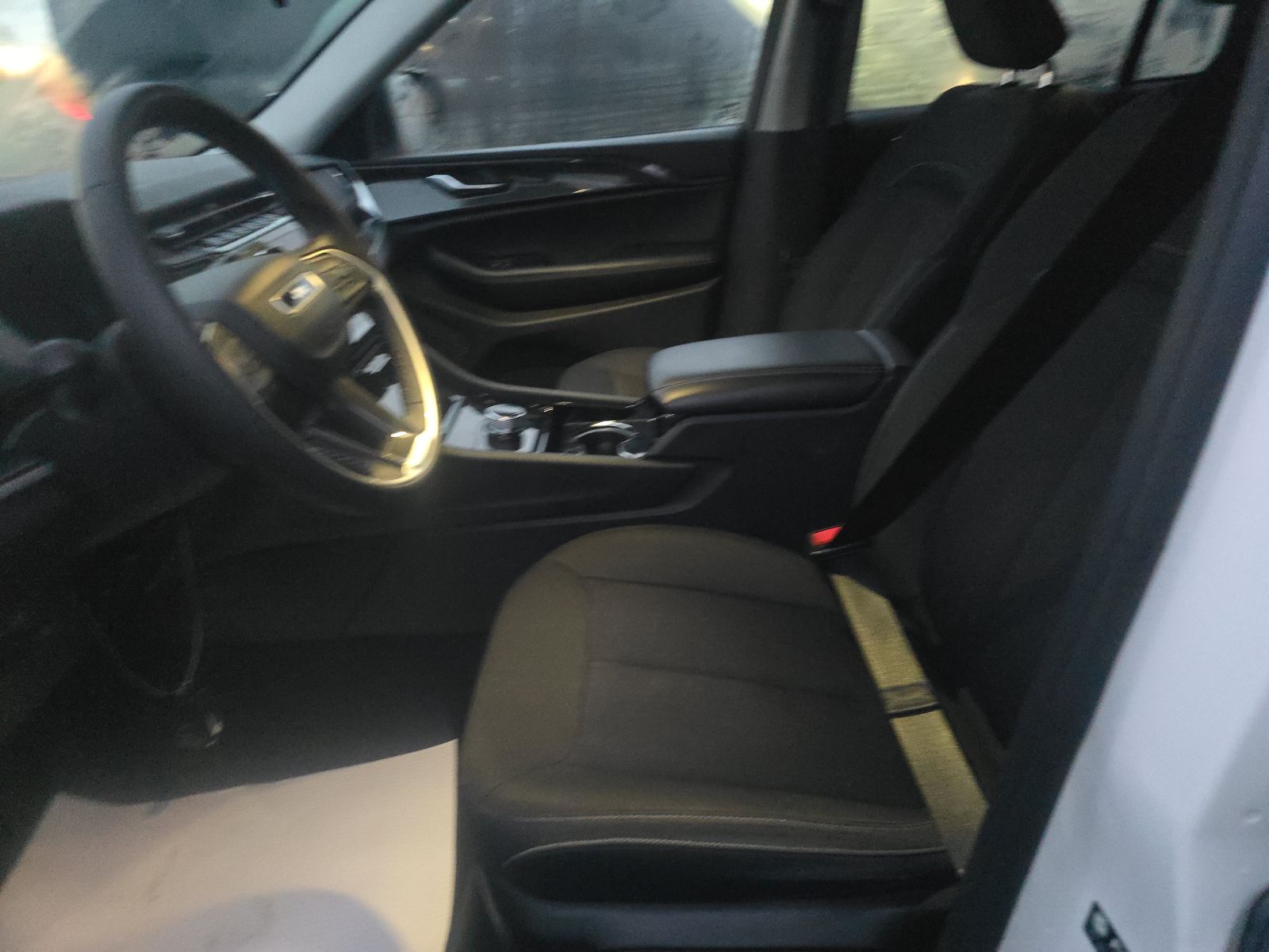 2023 Jeep Grand Cherokee Laredo AWD