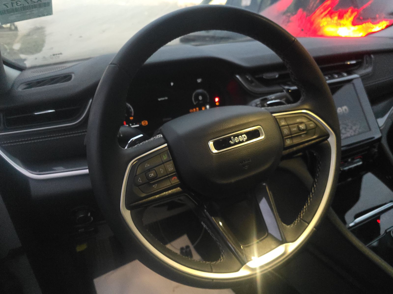 2023 Jeep Grand Cherokee Laredo AWD