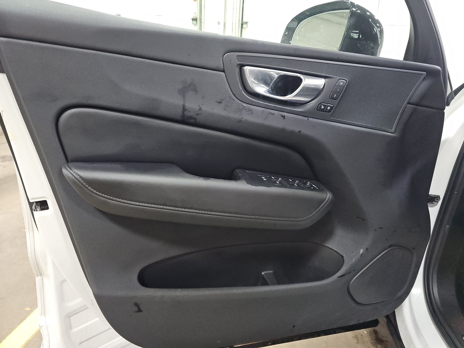 2025 Volvo XC60 B5 Plus AWD