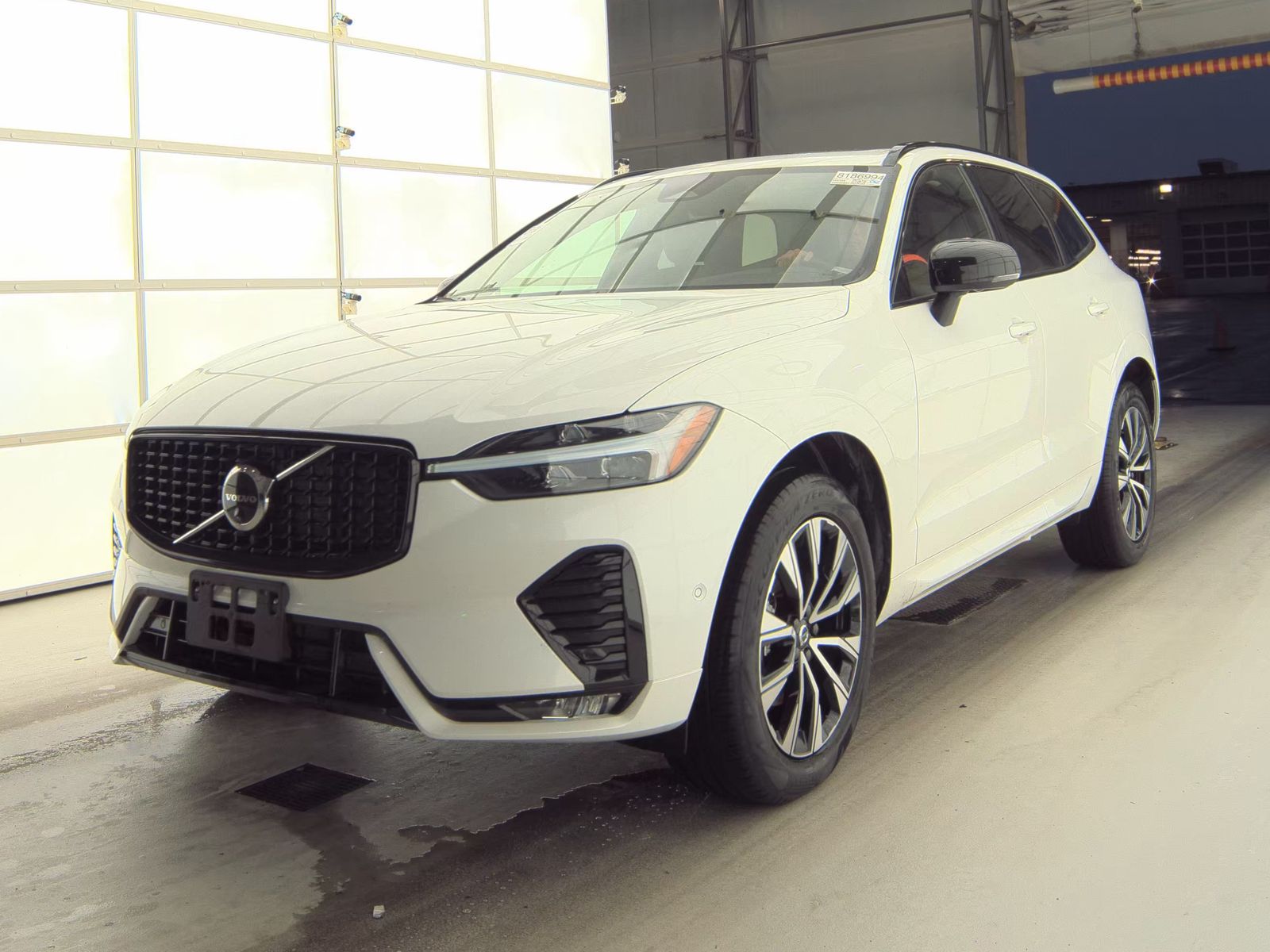 2025 Volvo XC60 B5 Plus AWD