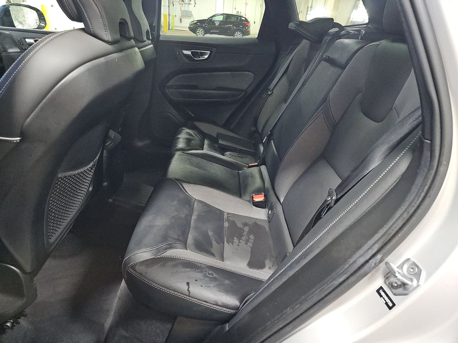 2022 Volvo XC60 Recharge T8 R-Design AWD