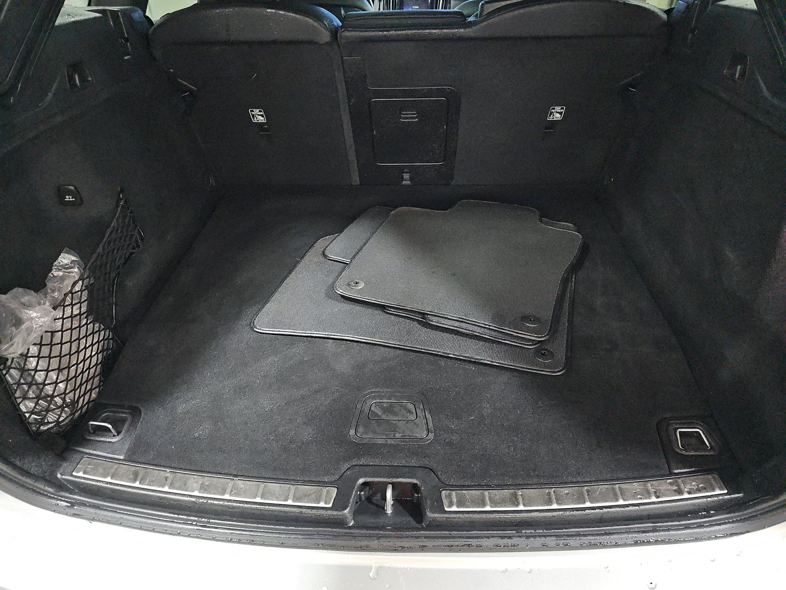 2022 Volvo XC60 Recharge T8 R-Design AWD