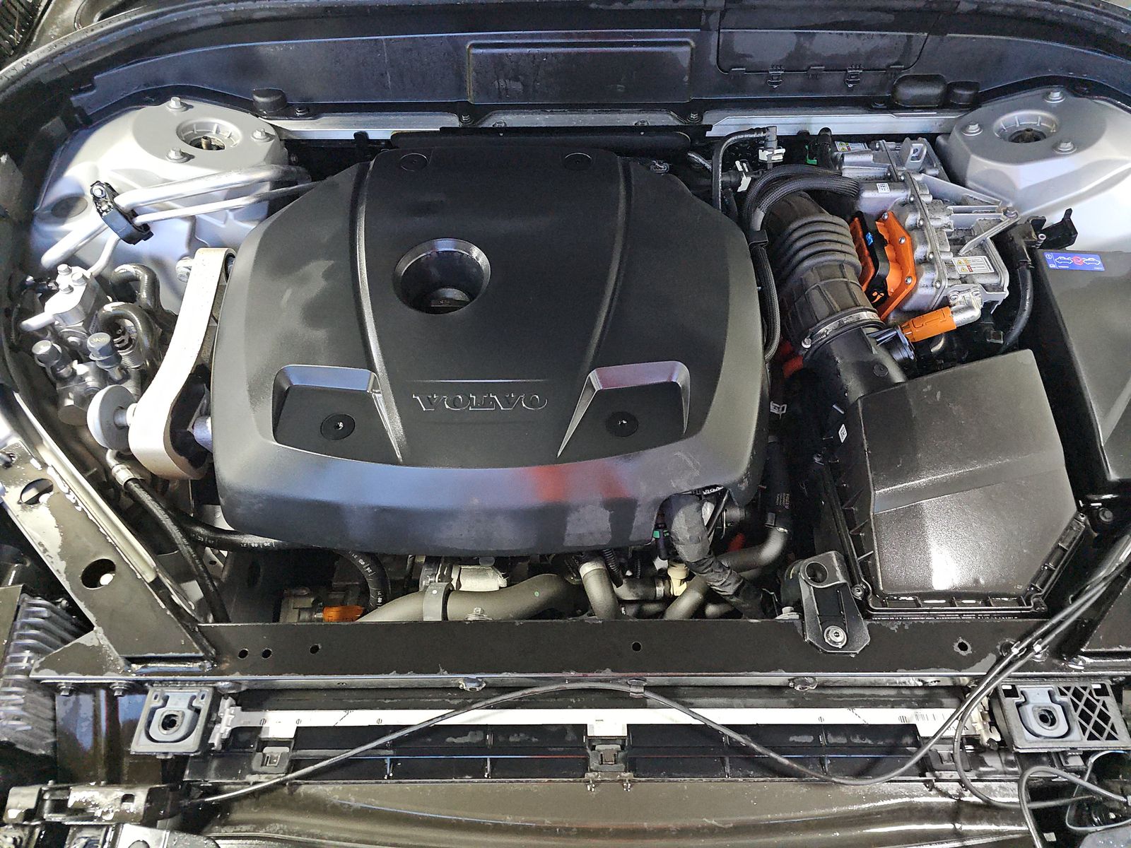 2022 Volvo XC60 Recharge T8 R-Design AWD