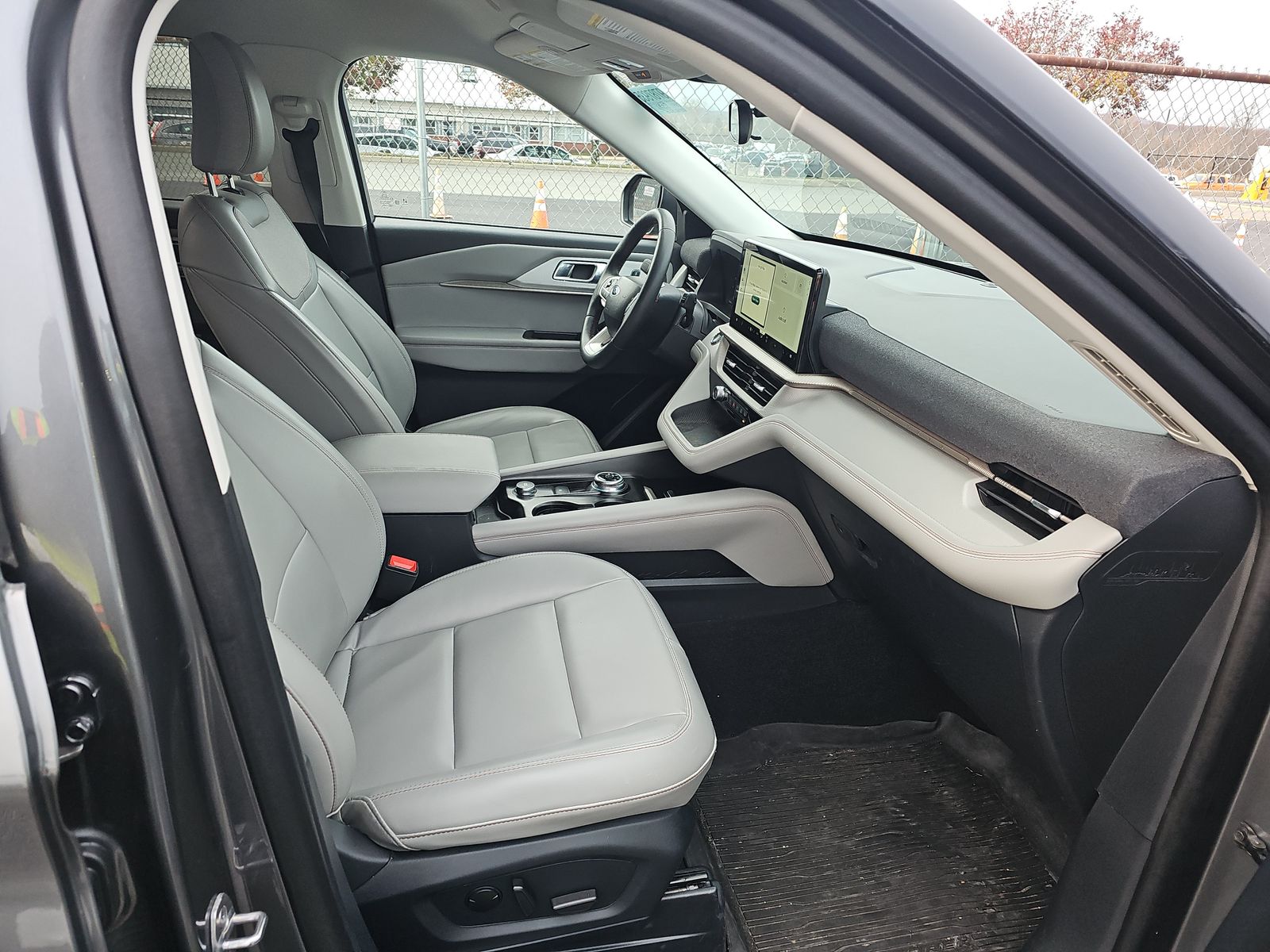 2025 Ford Explorer Active AWD