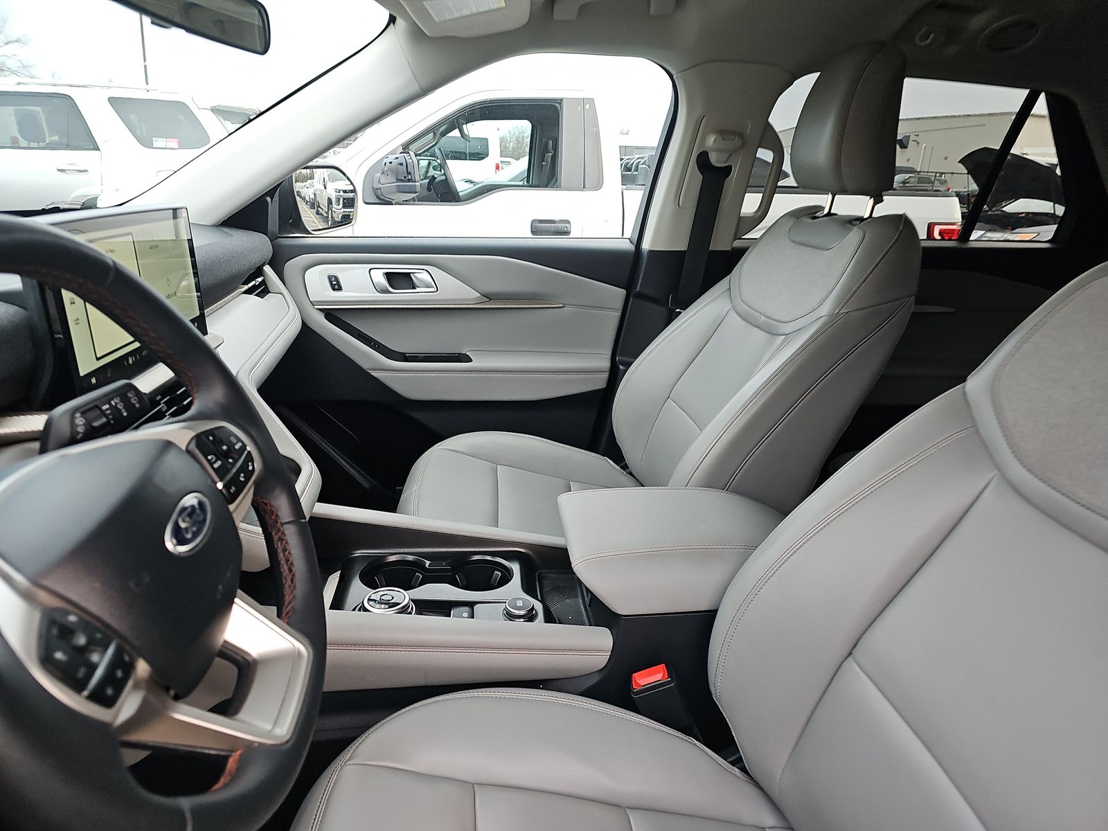 2025 Ford Explorer Active AWD