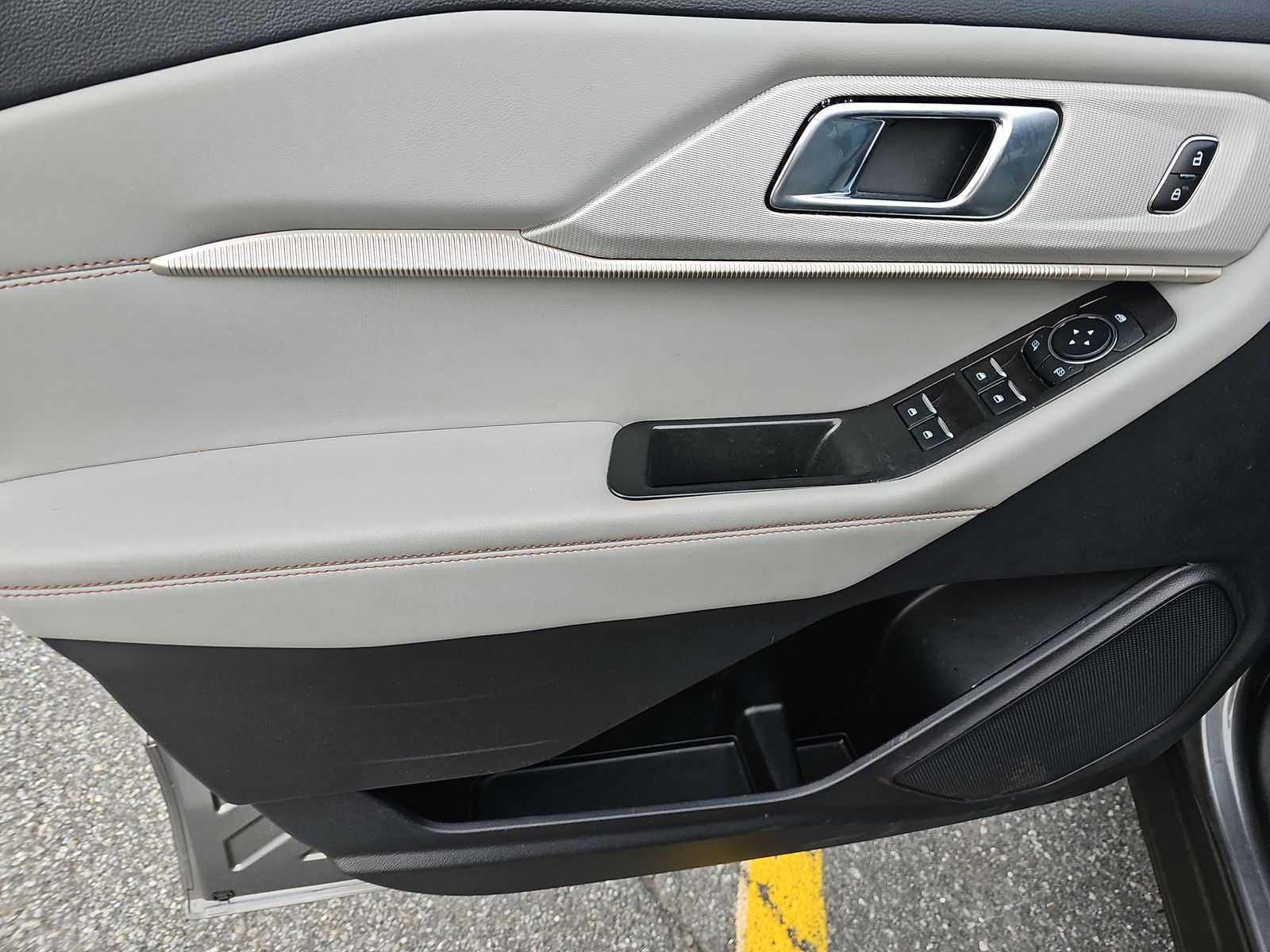 2025 Ford Explorer Active AWD