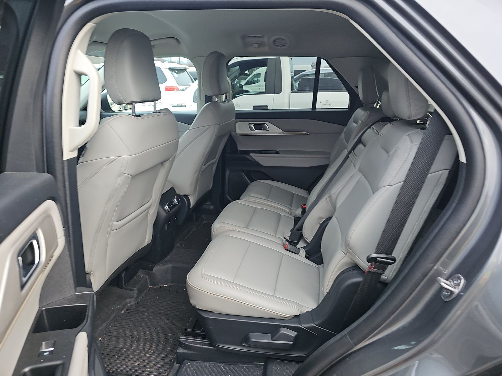 2025 Ford Explorer Active AWD