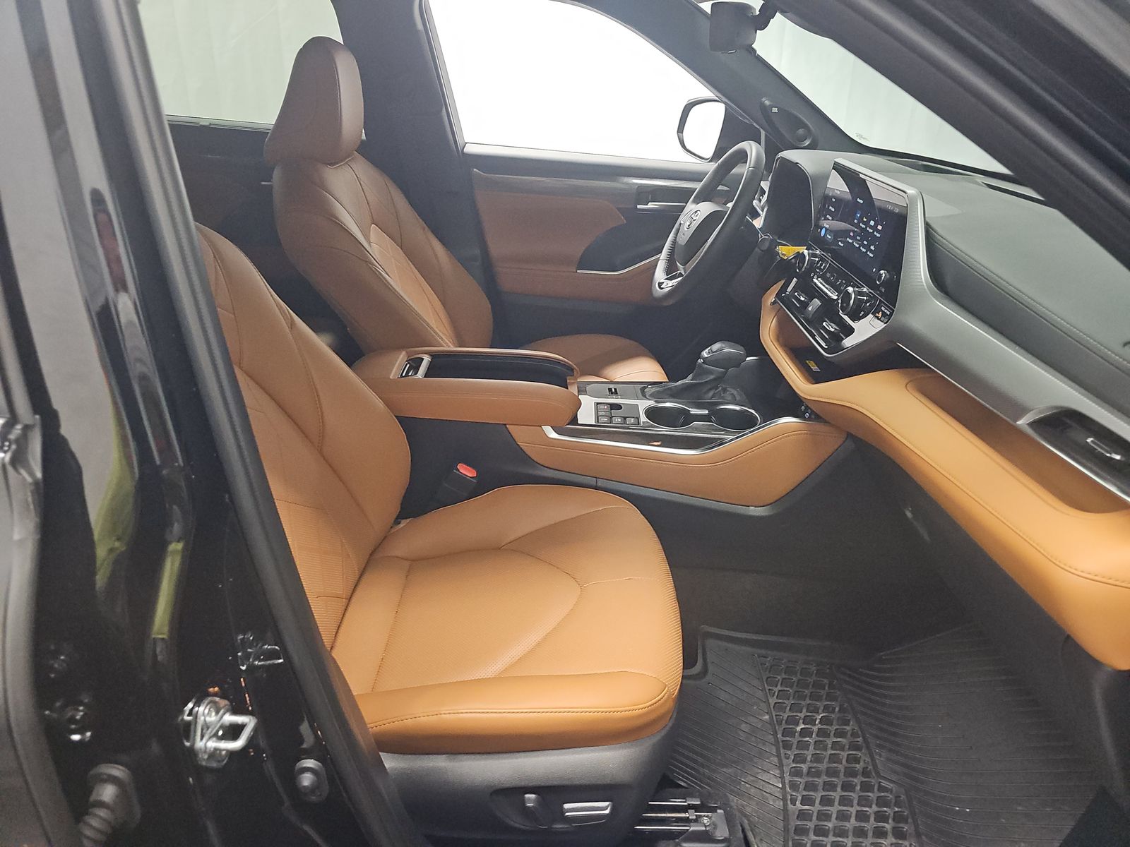 2025 Toyota Highlander Hybrid Limited AWD