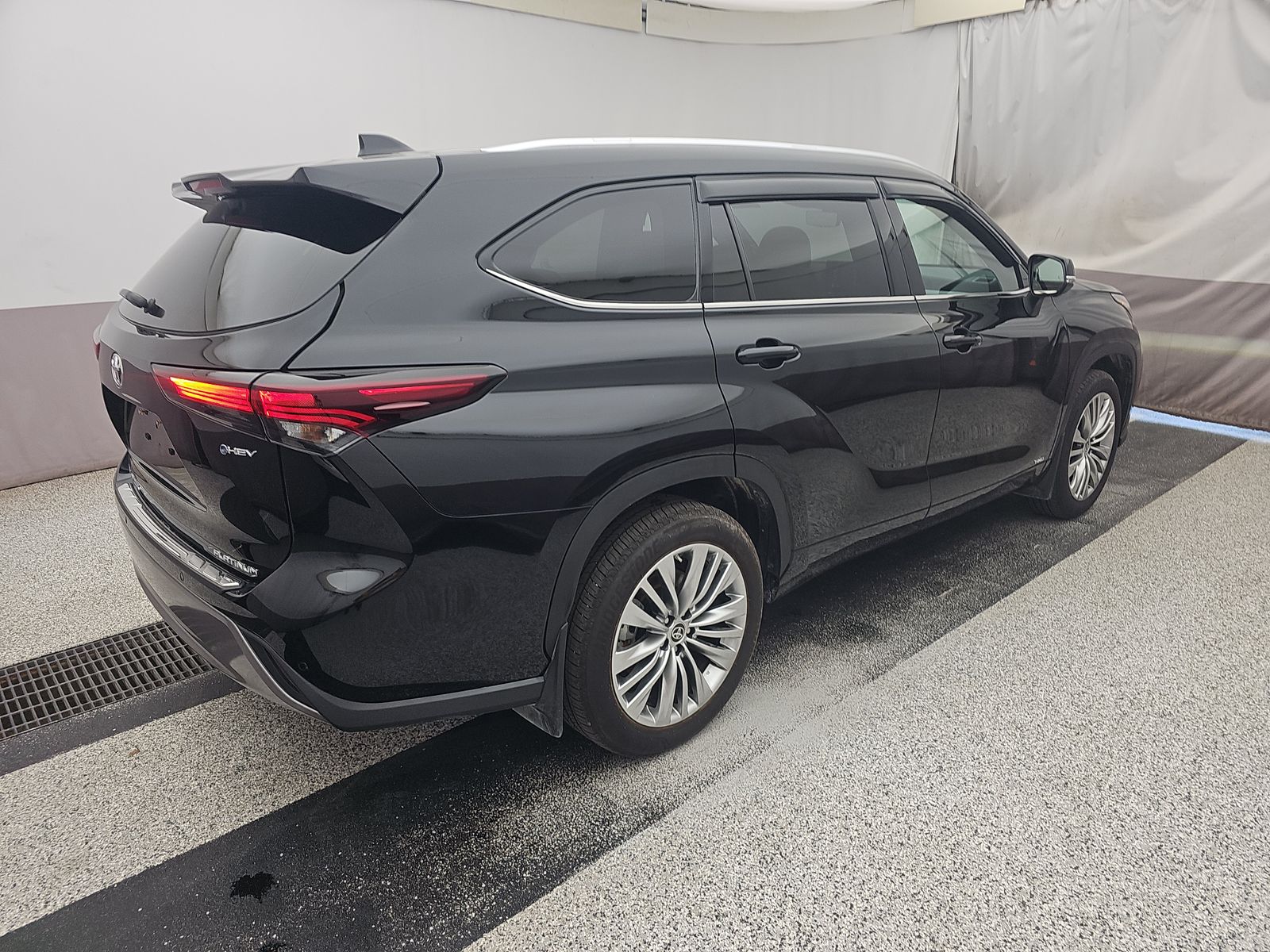 2025 Toyota Highlander Hybrid Limited AWD