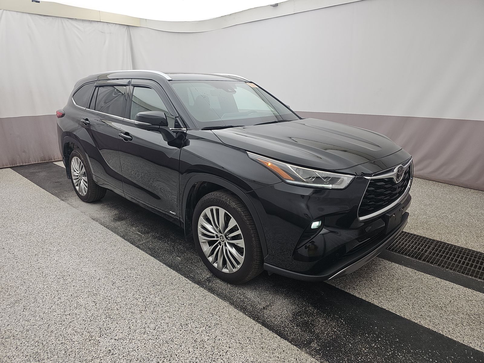 2025 Toyota Highlander Hybrid Limited AWD
