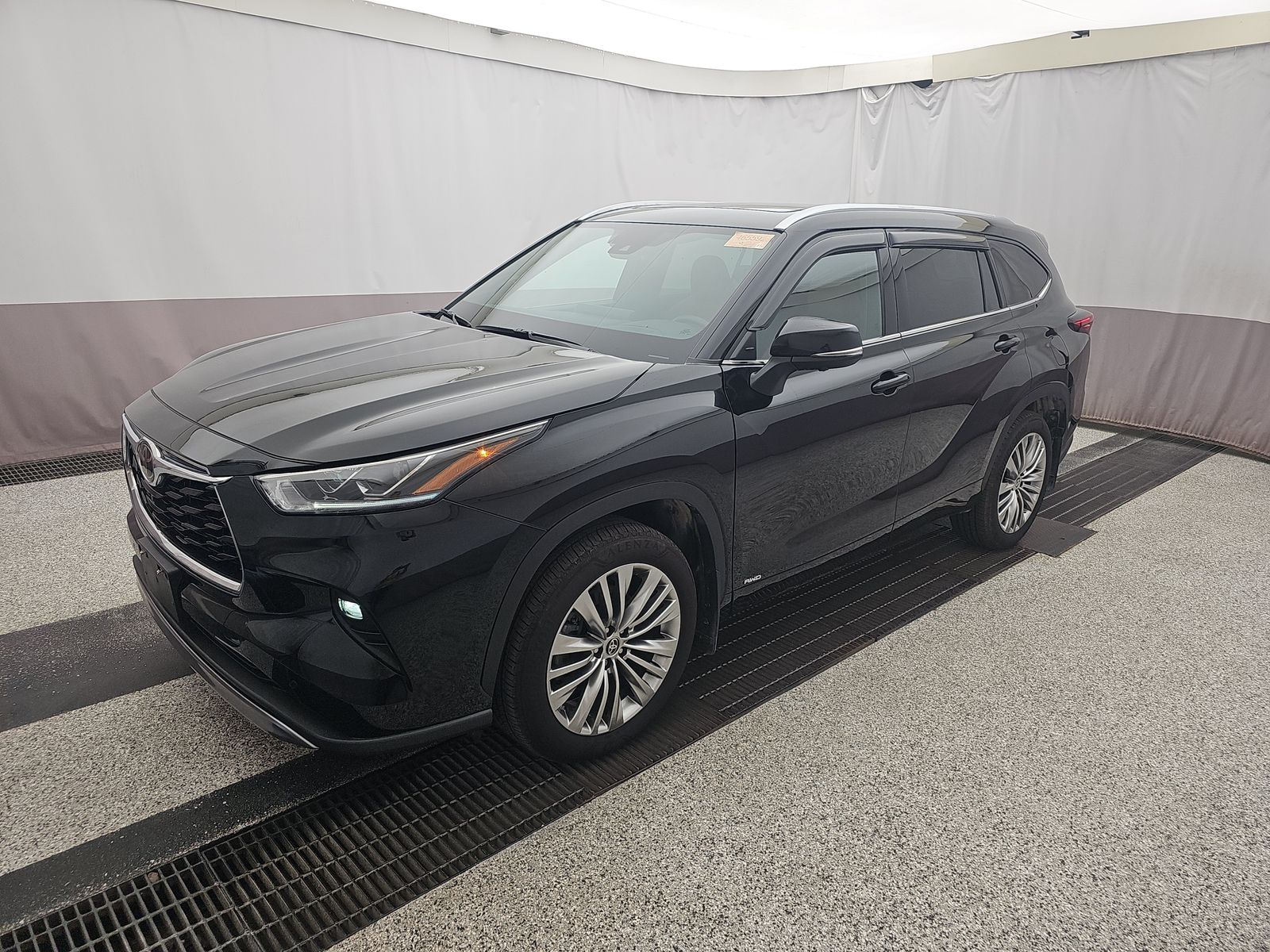 2025 Toyota Highlander Hybrid Limited AWD