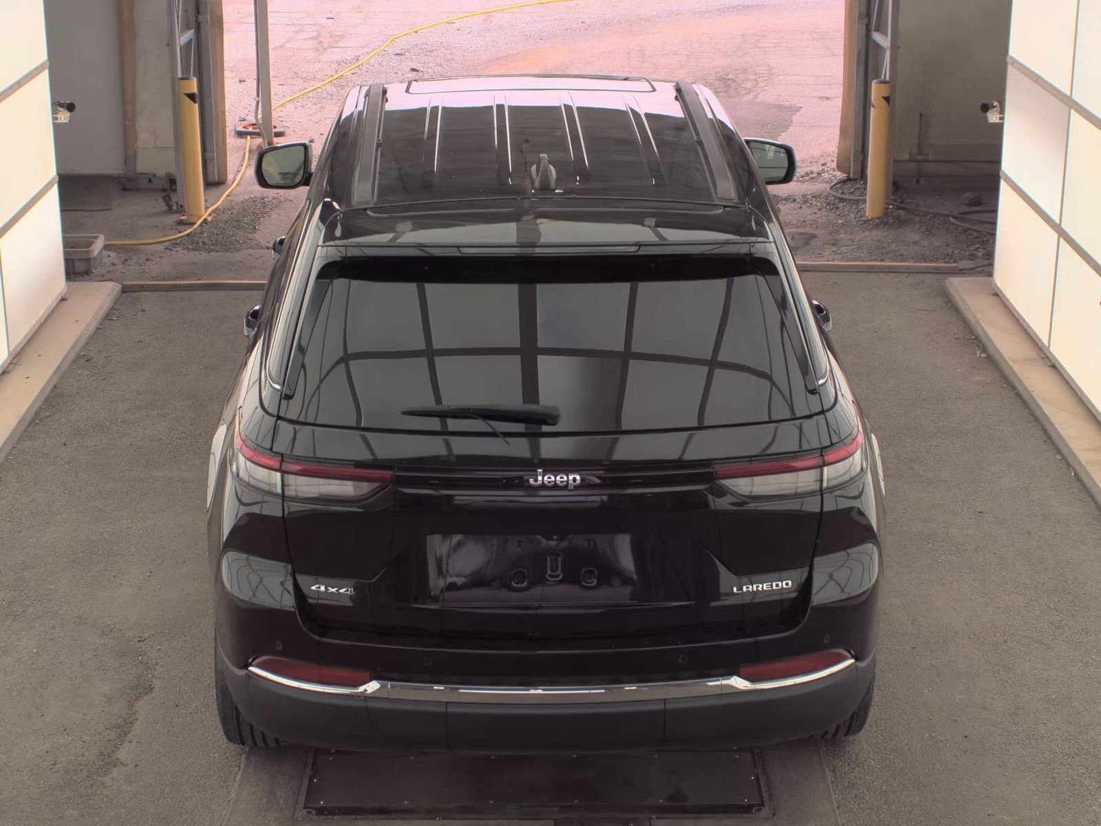 2023 Jeep Grand Cherokee Laredo AWD