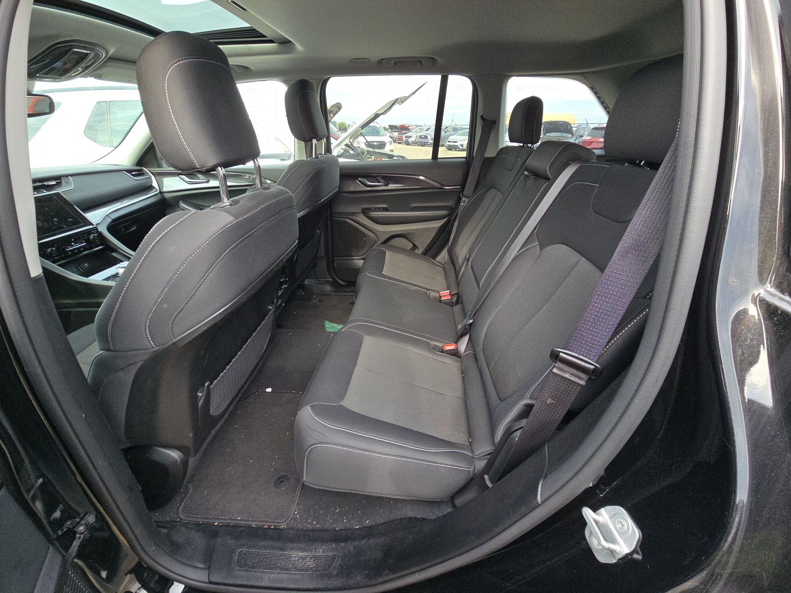 2023 Jeep Grand Cherokee Laredo AWD