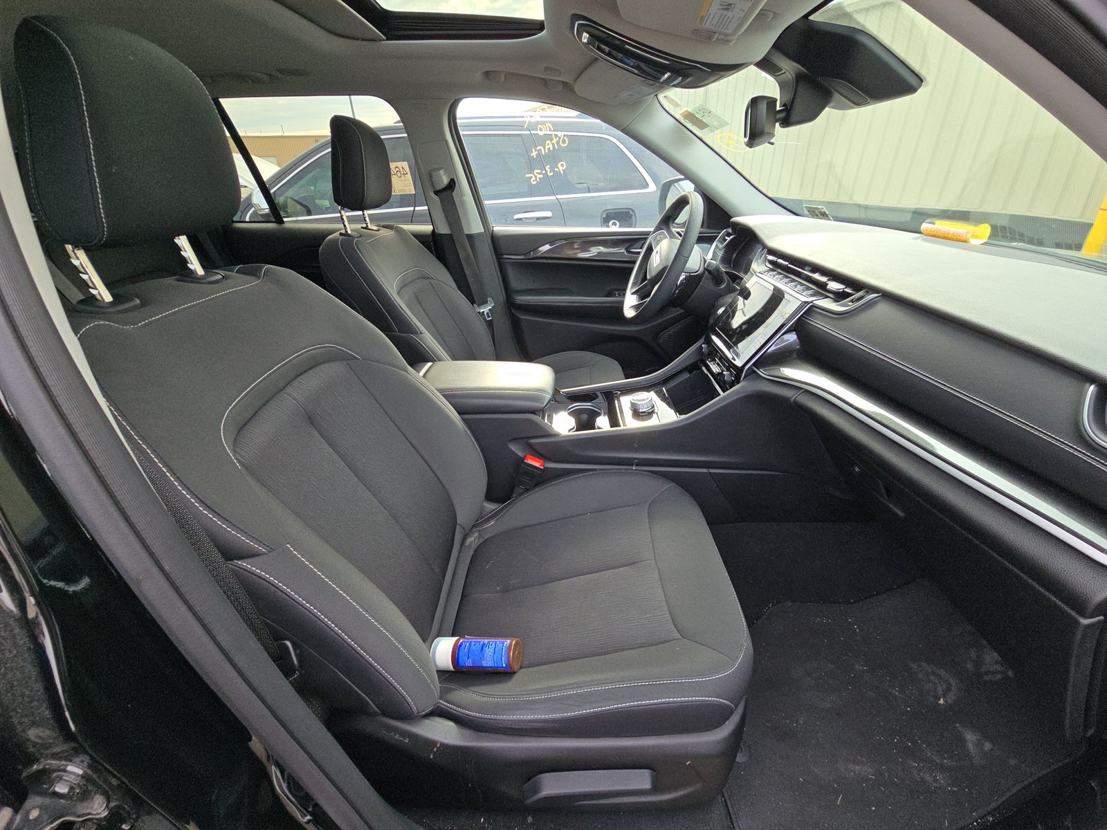 2023 Jeep Grand Cherokee Laredo AWD