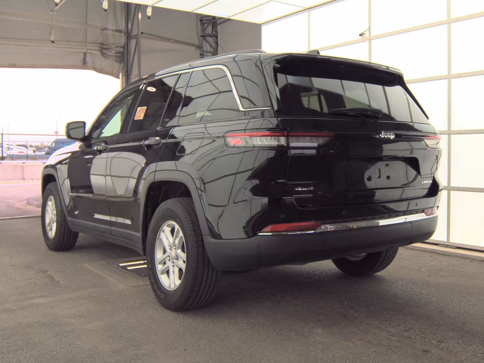 2023 Jeep Grand Cherokee Laredo AWD