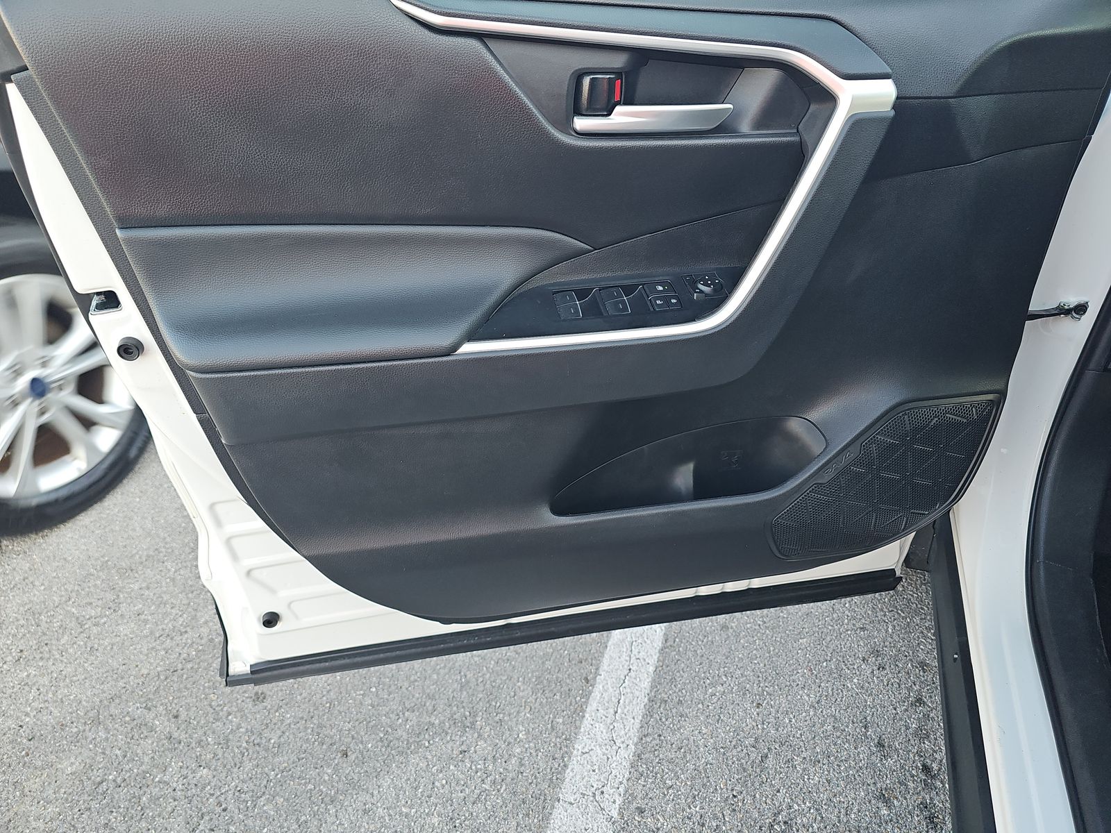 2025 Toyota RAV4 XLE Premium AWD