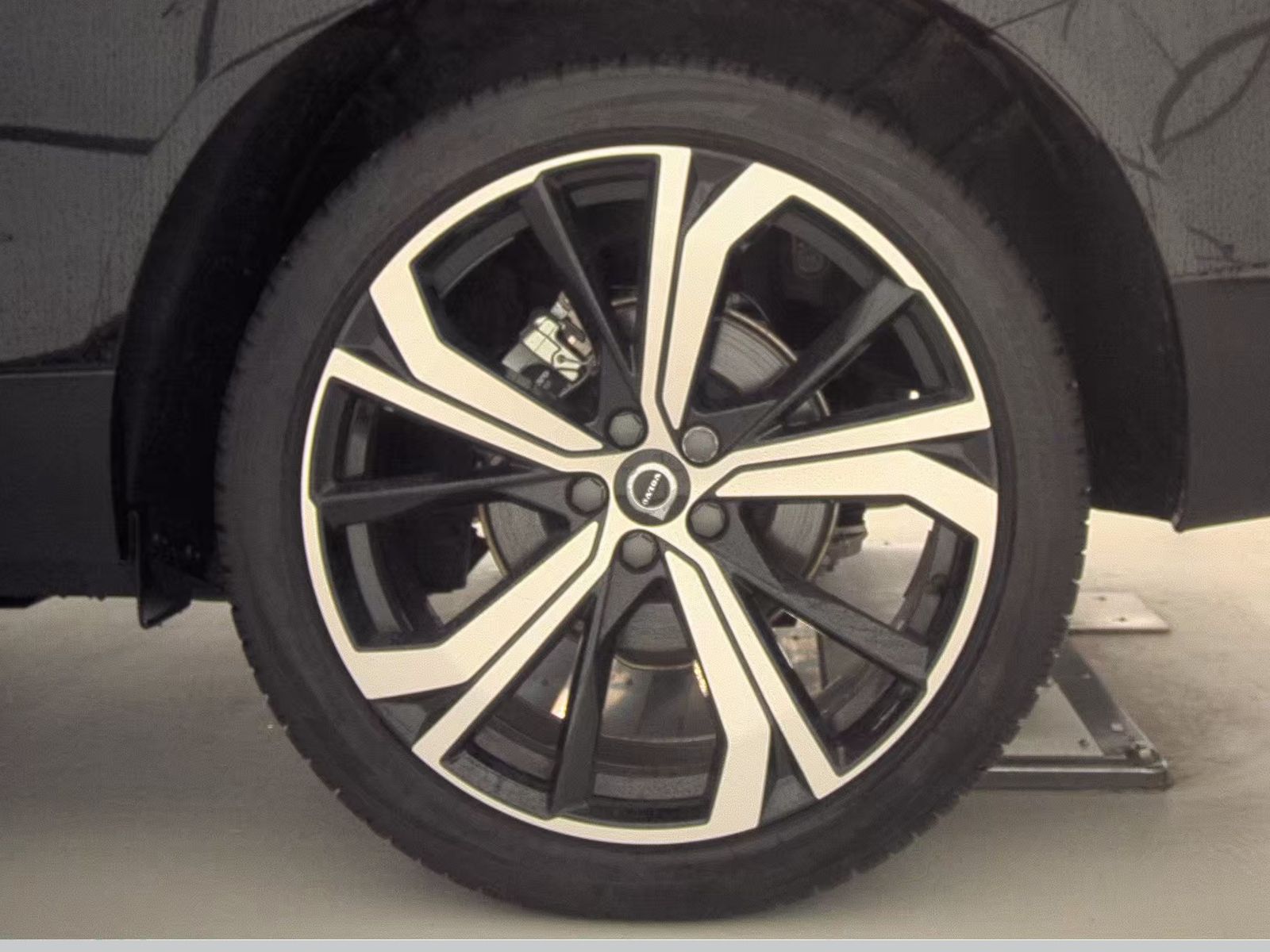 2025 Volvo XC60 B5 Ultra AWD