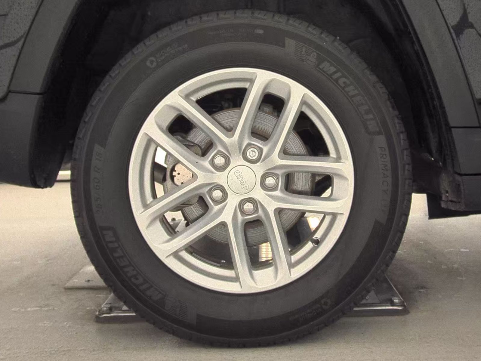 2023 Jeep Grand Cherokee Laredo X AWD