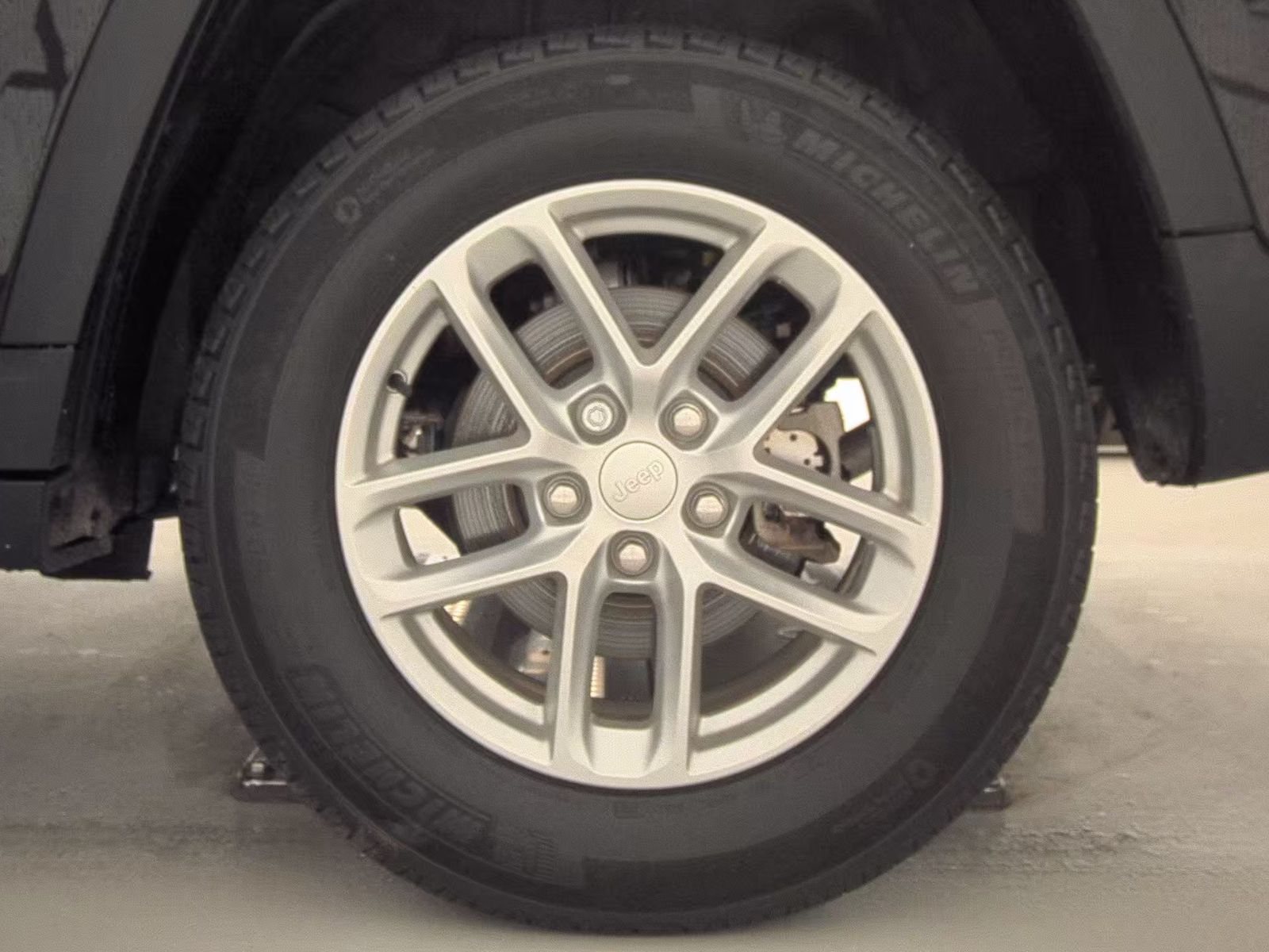 2023 Jeep Grand Cherokee Laredo X AWD