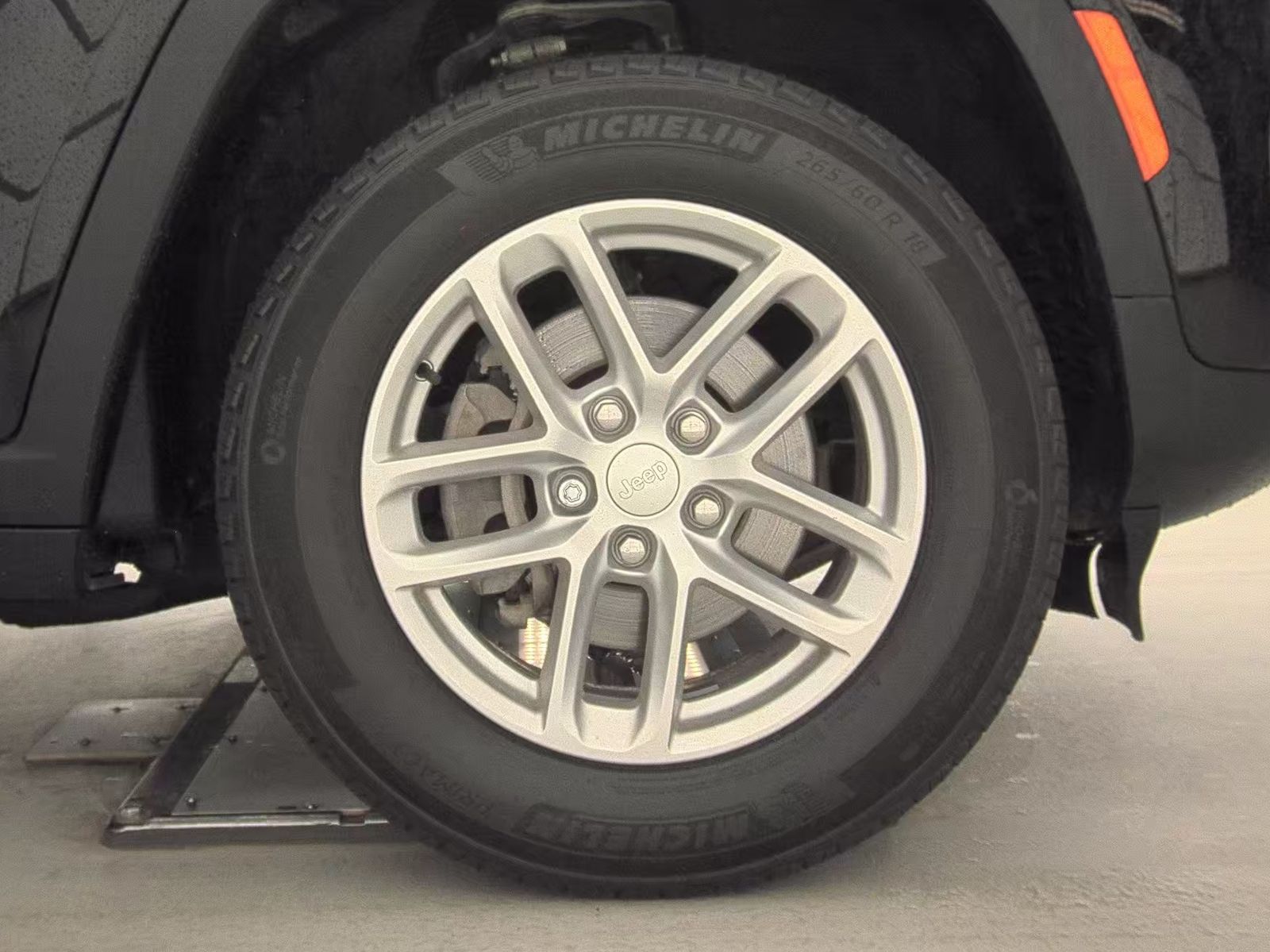 2023 Jeep Grand Cherokee Laredo X AWD