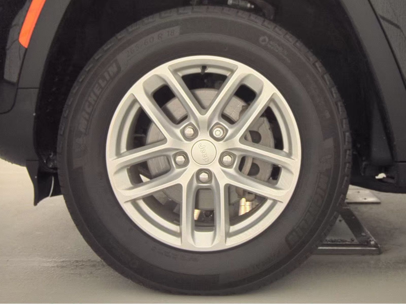 2023 Jeep Grand Cherokee Laredo X AWD