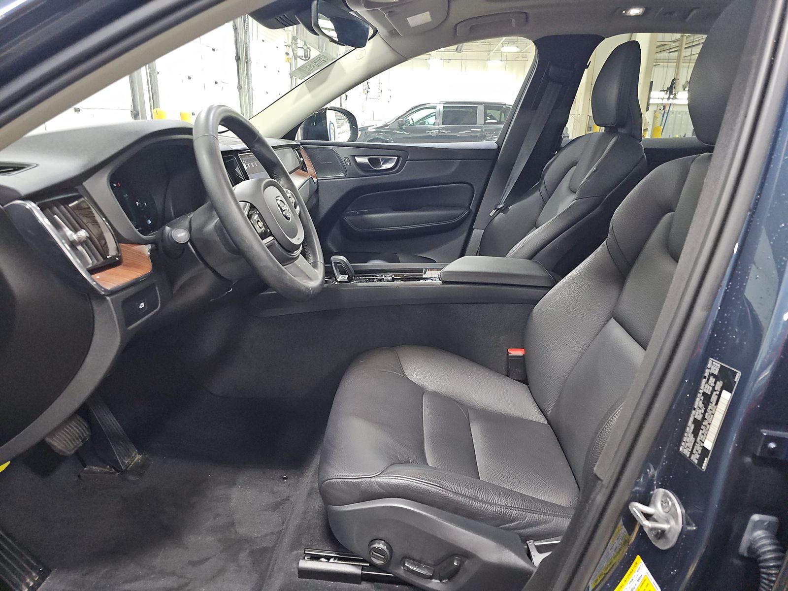 2024 Volvo XC60 B5 Plus AWD