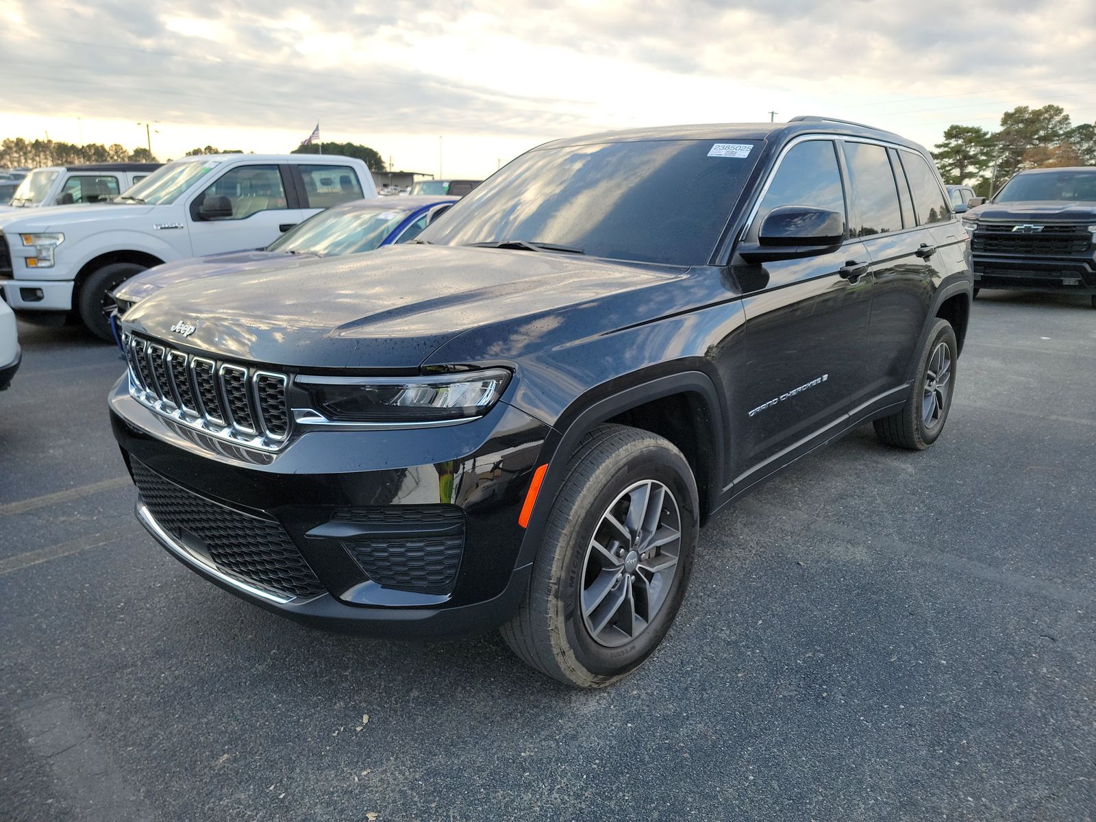 2024 Jeep Grand Cherokee Laredo X AWD
