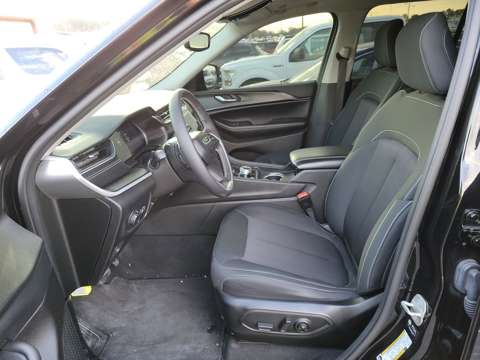 2024 Jeep Grand Cherokee Laredo X AWD