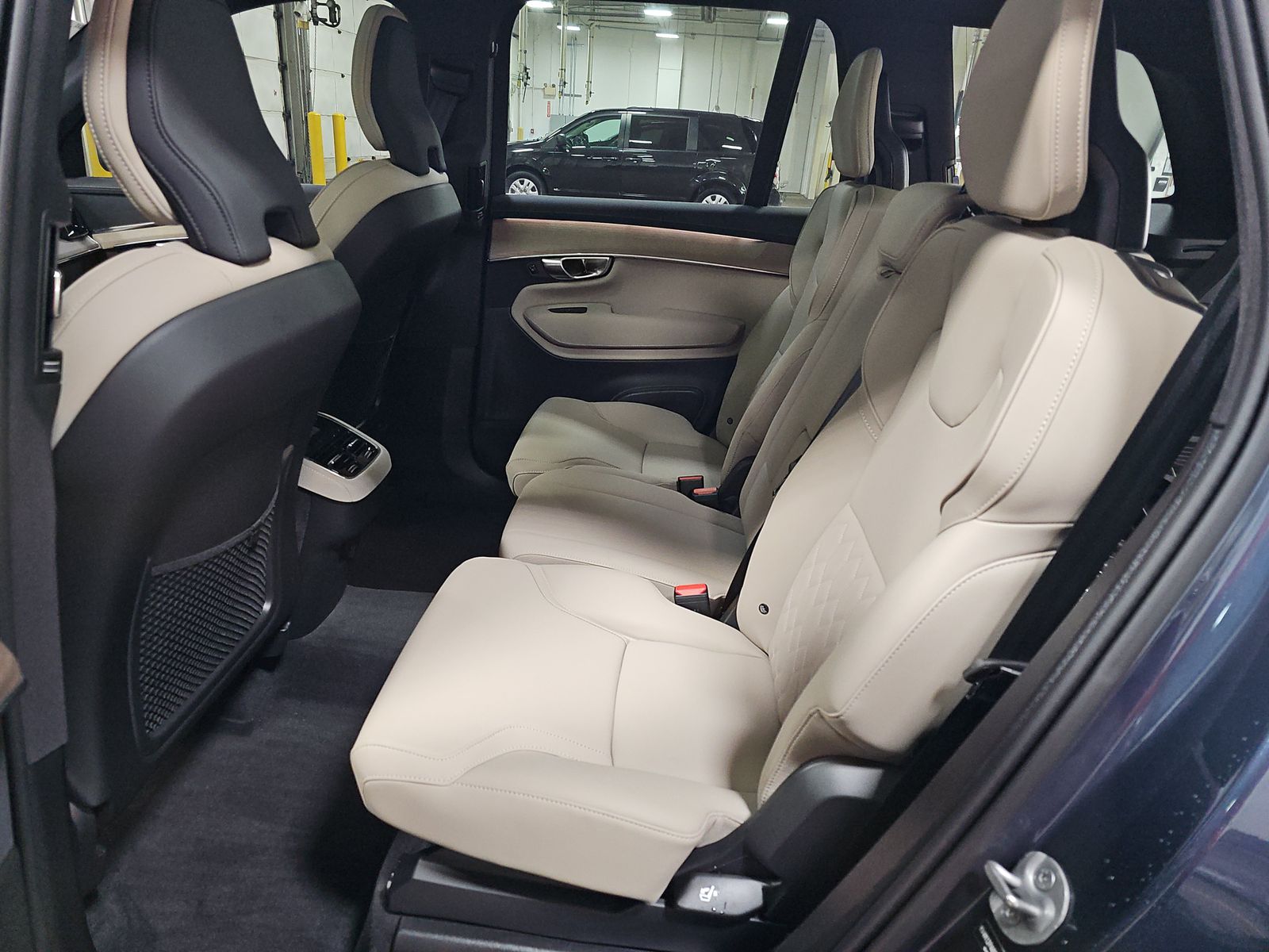 2025 Volvo XC90 B5 Core AWD