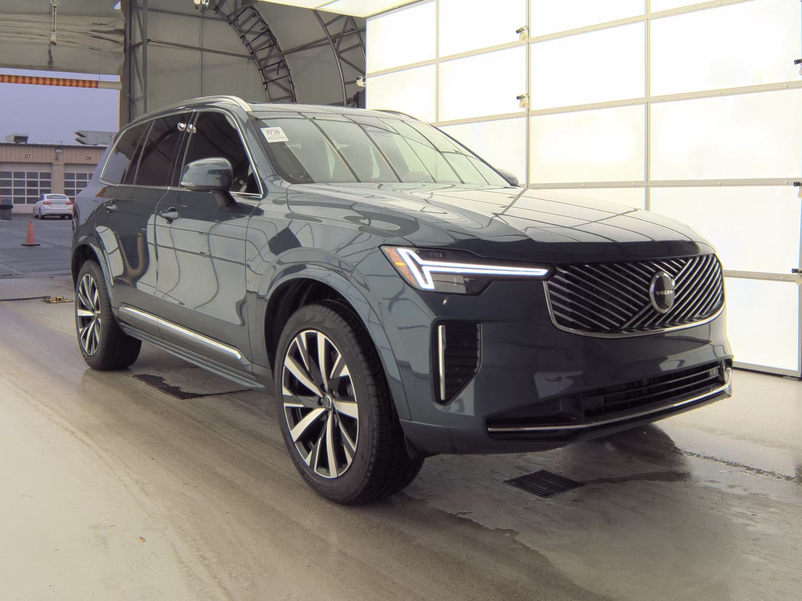 2025 Volvo XC90 B5 Core AWD