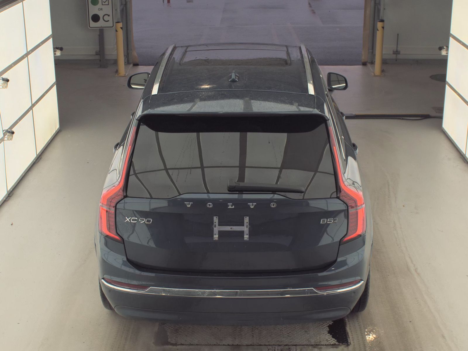 2025 Volvo XC90 B5 Core AWD