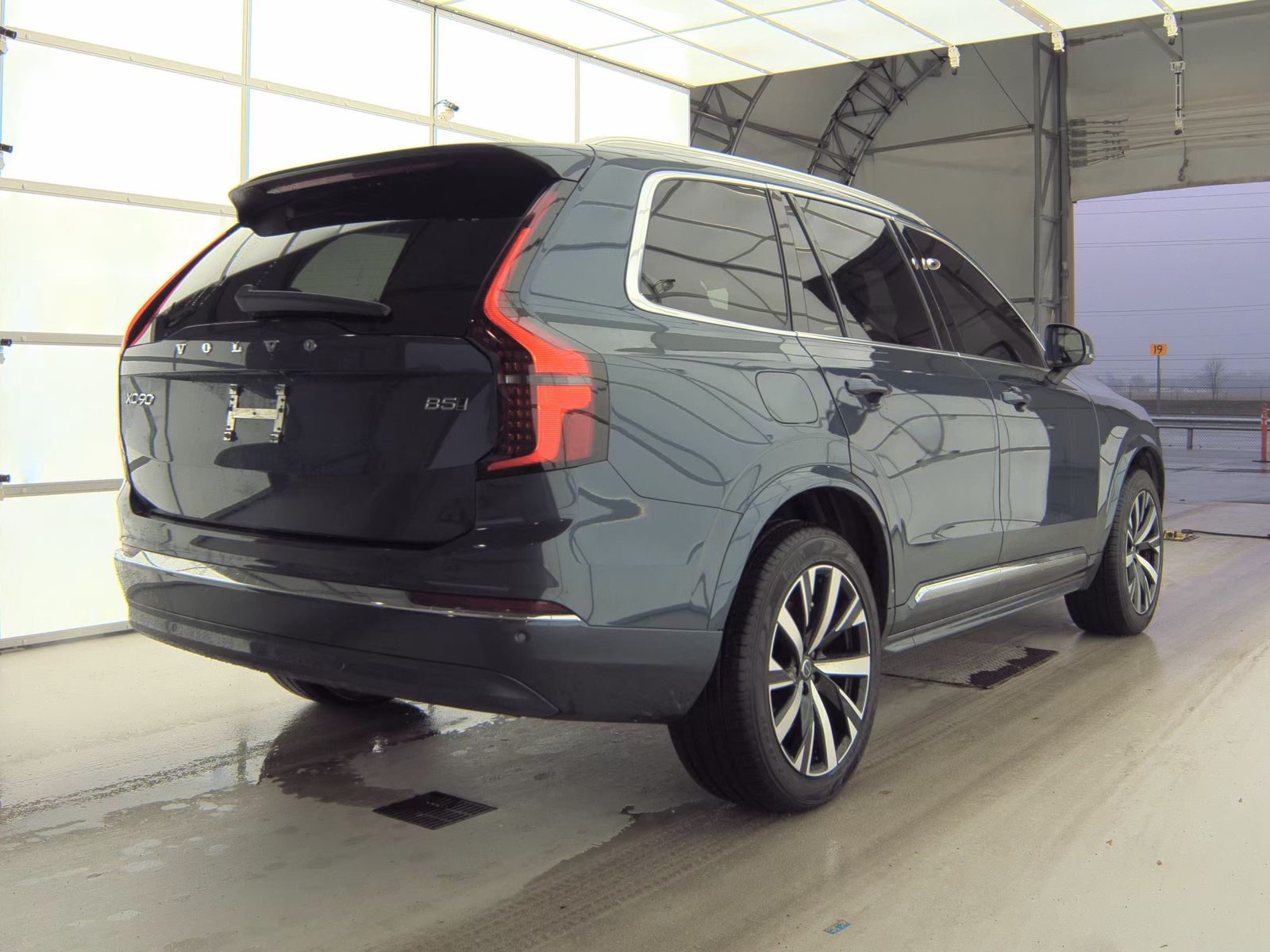2025 Volvo XC90 B5 Core AWD