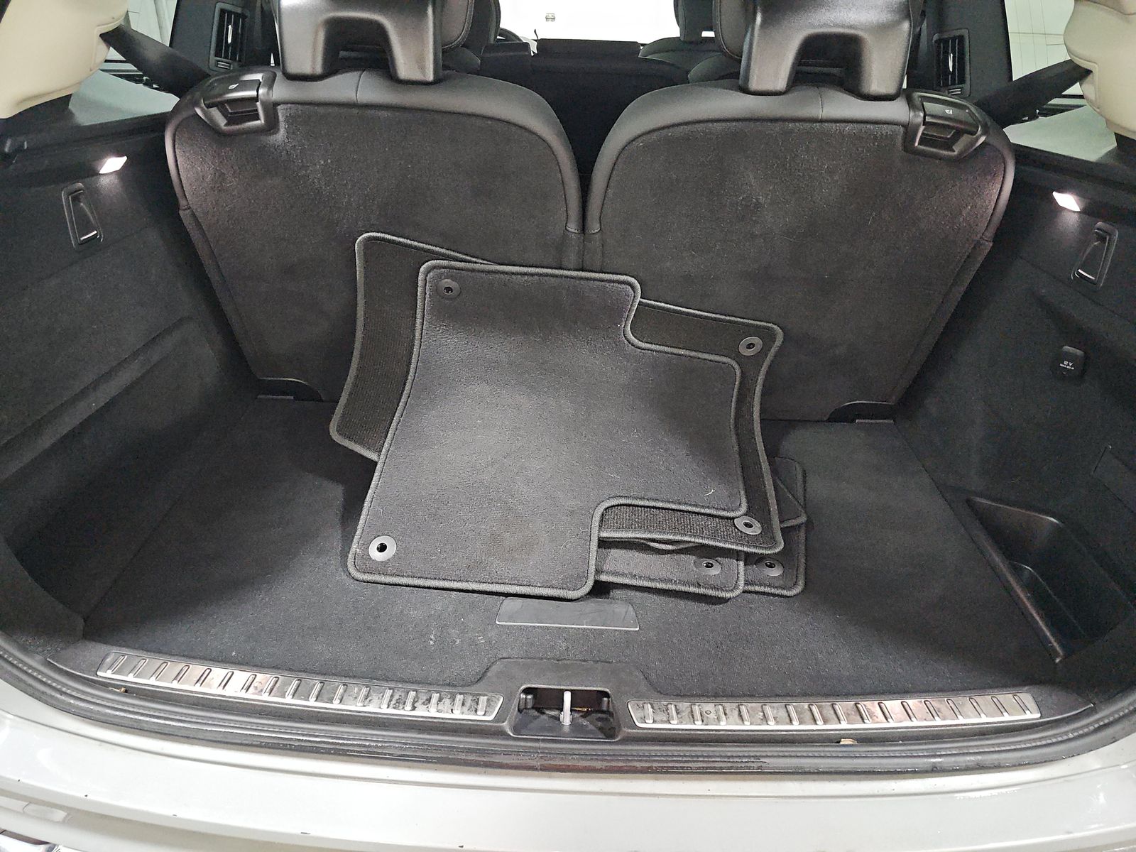 2025 Volvo XC90 B6 Plus AWD